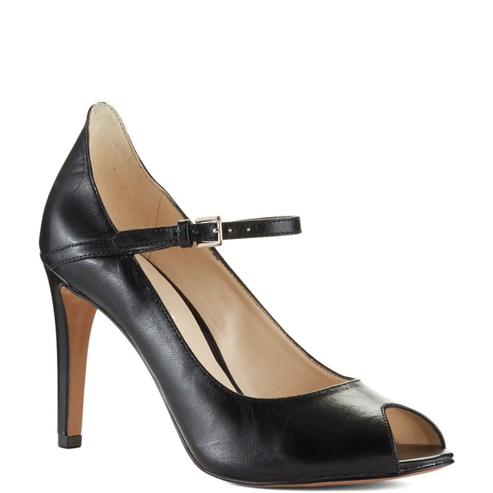 Nine West Mary Jane peep toe shoes